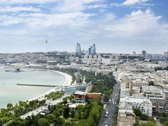 Baku – město, kde vítr fouká a ohně hoří